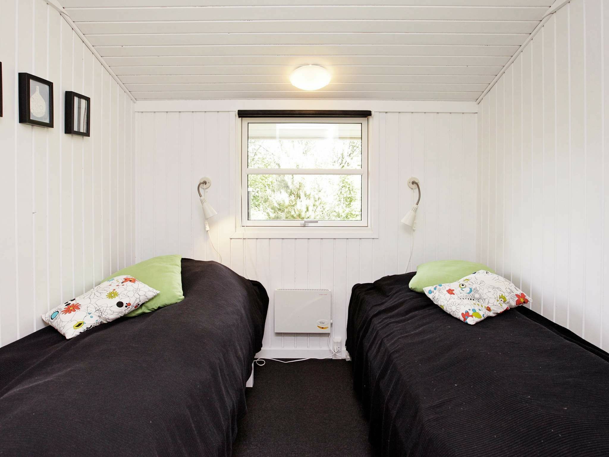 3 bedrooms, cots/infant beds