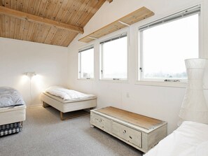 2 bedrooms, cribs/infant beds