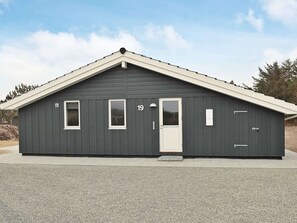 Exterior - 8 Person Holiday Home in Henne (Henne)