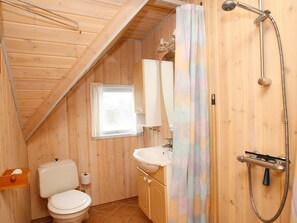 Bathroom - Modern Holiday Home With Indoor Whirlpool at Hals Jutland (Hals)