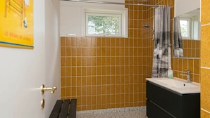 Bathroom - Stunning Holiday Home in Romo Jutland With Garden (Romo)