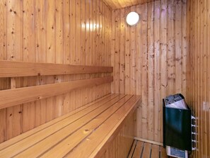 Sauna - Lovely Holiday Home in Hals With Whirlpool (Hals)