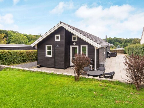 Bright Family Cottage by Kelstrup Beach