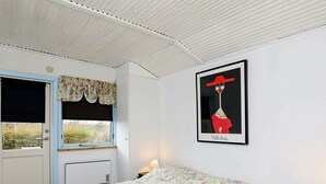 2 bedrooms, cots/infant beds - Vibrant Holiday Home in Funen near Sea (Hesselager)