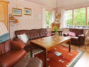 Living room - Alluring Holiday Home in Storvorde near Sea (Storvorde)