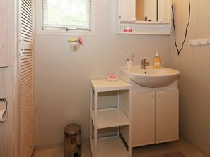 Bathroom - Alluring Holiday Home in Storvorde near Sea (Storvorde)