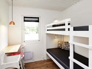 3 bedrooms, cots/infant beds