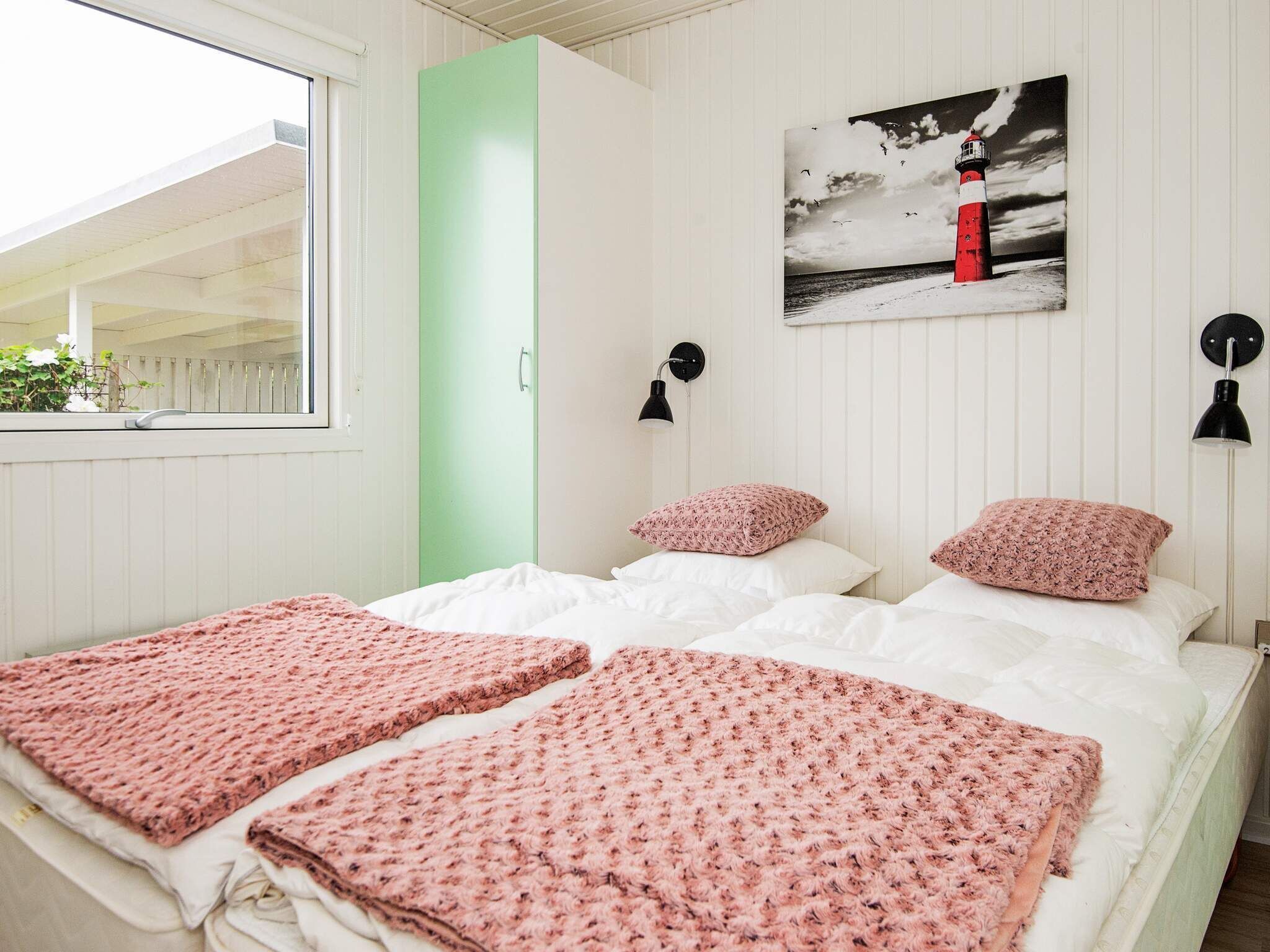 3 bedrooms, cribs/infant beds