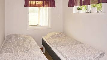 2 Schlafzimmer, individuell eingerichtet