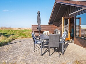 House | Outdoor dining