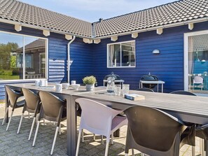 House | Dining - Luxury Villa With Pool - By Traum Ferienwohnungen (Vaeggerlose)