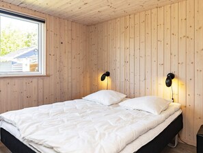 House | 9 bedrooms - Luxury Villa With Pool - By Traum Ferienwohnungen (Vaeggerlose)