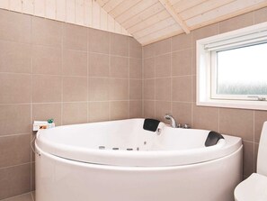 House | Spa treatment - 8 Person Holiday Home in Humble-by Traum (Sydlangeland)