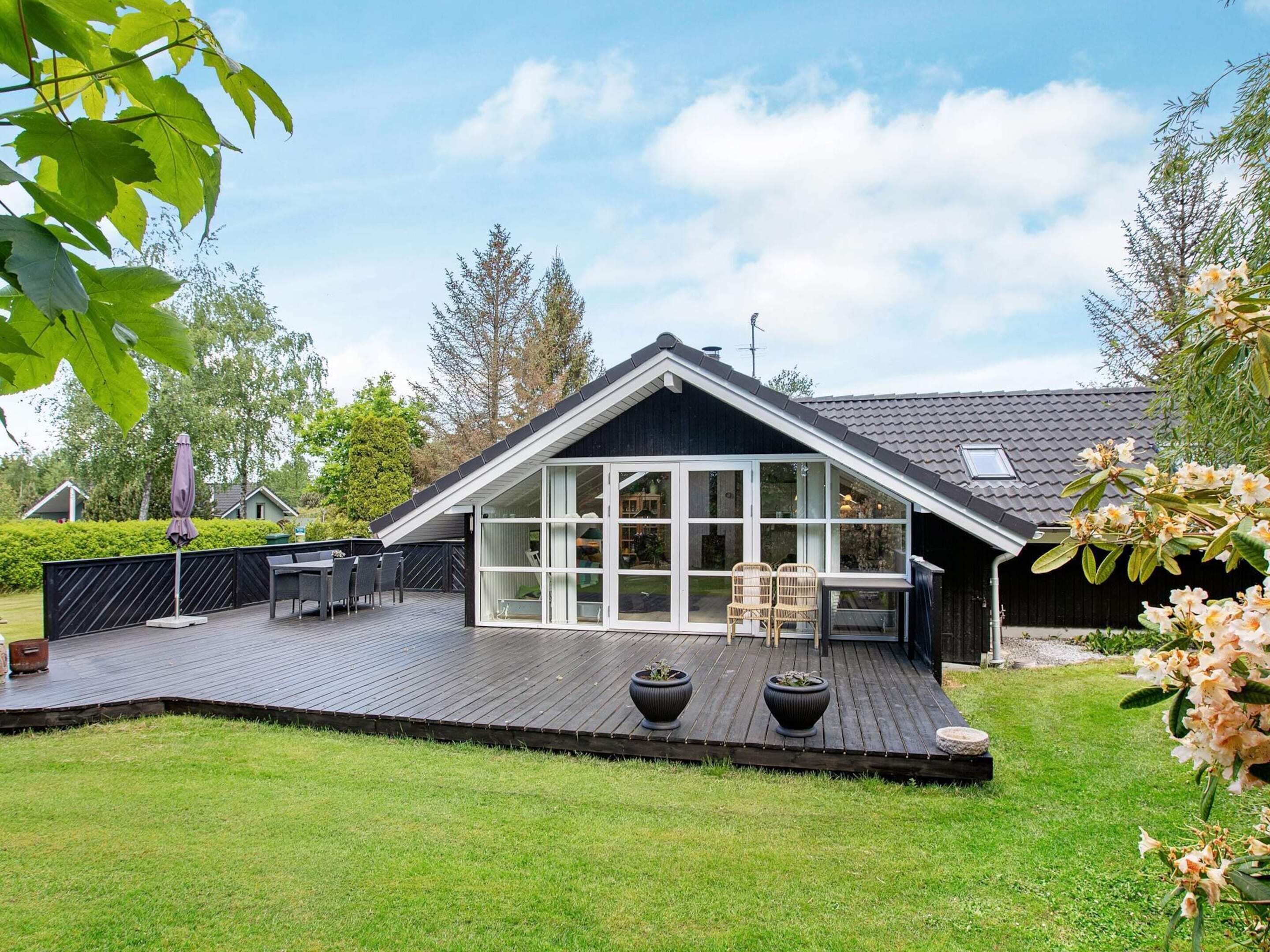 House | Outdoor dining