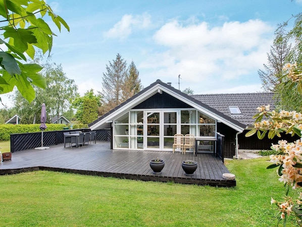 House | Outdoor dining