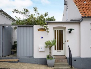 Apartment | Exterior - 4 Person Holiday Home in Allinge (Allinge)