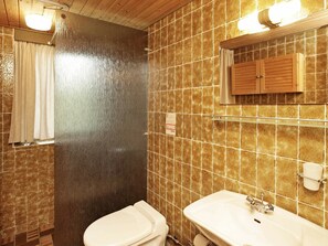 Bathroom - Welcoming Holiday Home in Nørre Nebel near Sea (Norre Nebel)
