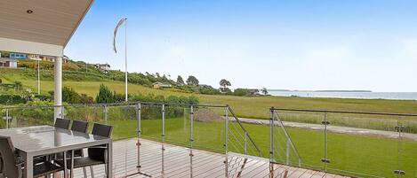 Talo | Näkymä vedelle