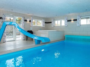 Huis | Zwembad | Een binnenzwembad en een buitenzwembad