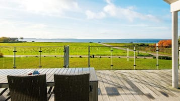 House | Water view