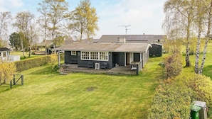Exterior - Spacious Holiday Home in Bornholm near Beachfront (Allinge)