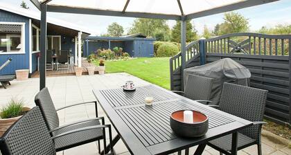Luxurious Holiday Home With Whirlpool at Dannemare Lolland
