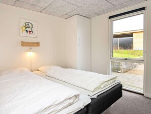 5 bedrooms, cots/infant beds - 12 Person Holiday Home in Haderslev (Haderslev)