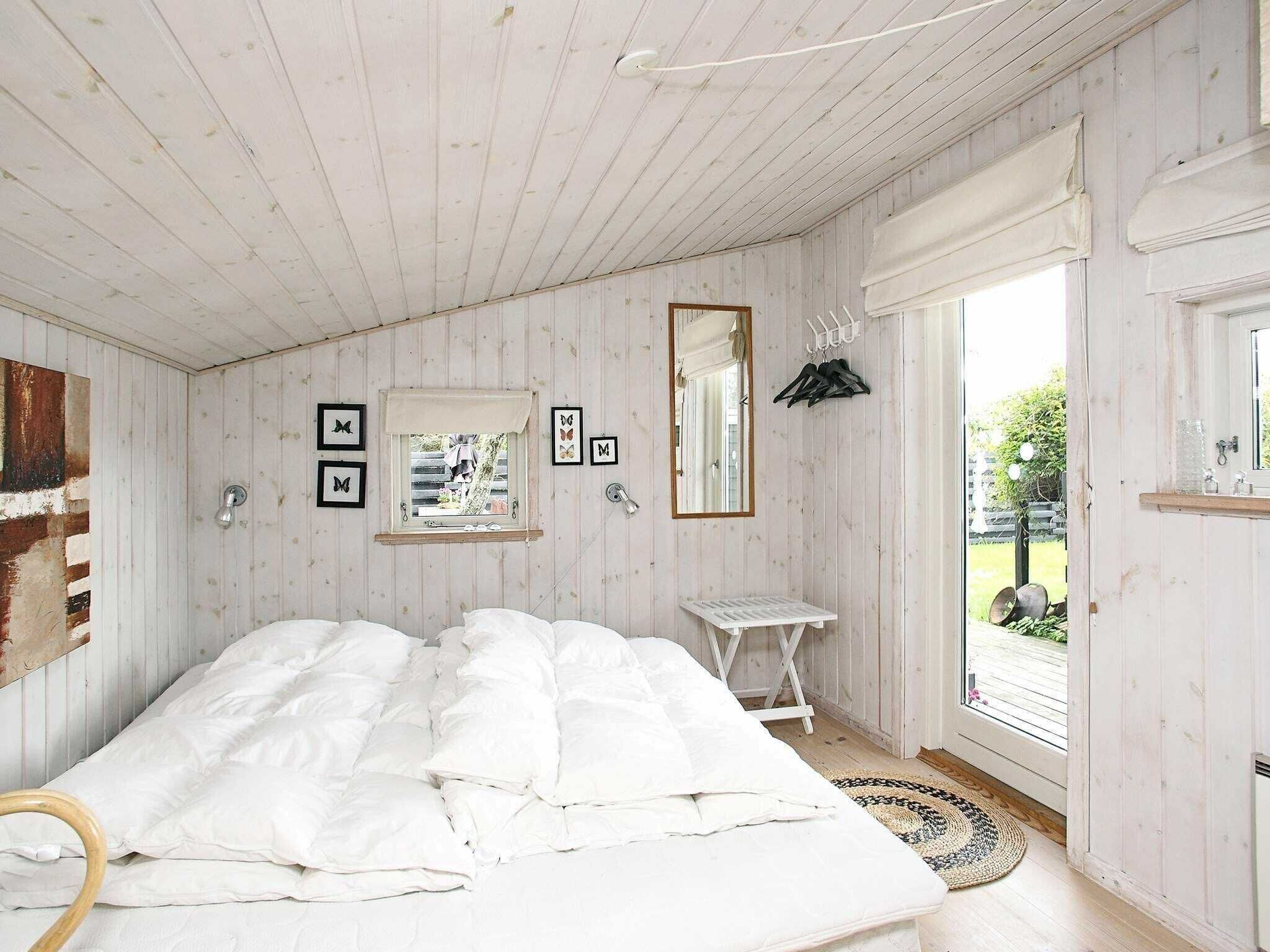 3 bedrooms, cots/infant beds