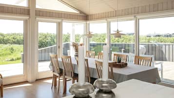 House | Private kitchen | Fridge, microwave, stovetop, dishwasher