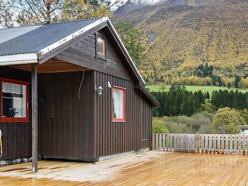 6 Person Holiday Home in Sæbø