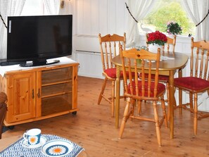 Dining - 6 Person Holiday Home in Sæbø (Orsta)