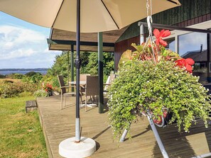 House | Water view
