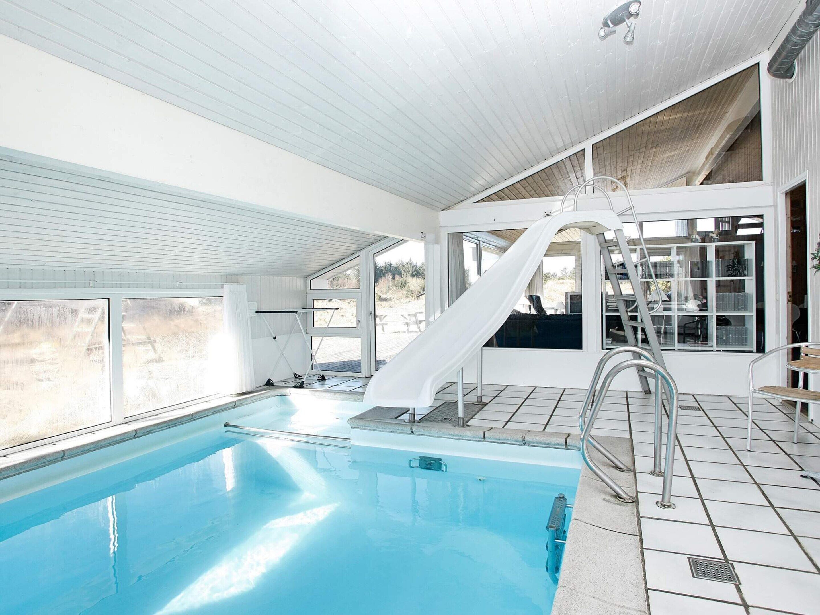 Hus | Pool | Inomhuspool och utomhuspool