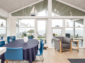 House | Dining