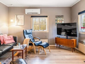 House | Interior - 4 Person Holiday Home in Skaerbaek (Skaerbaek)