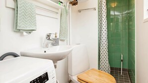 Bathroom - Cozy Holiday Home in Nykøbing Sjælland near Sea (Nykobing Sjaelland)