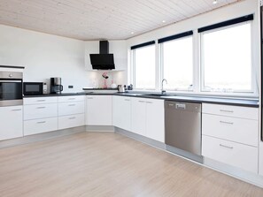 Hus | Eget kjøkken | Høy barnestol