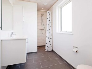 House | Bathroom