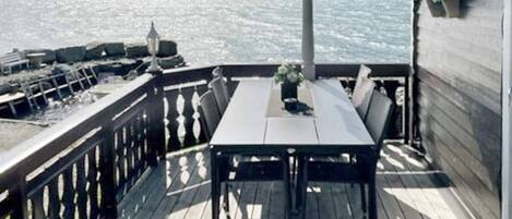 House | Outdoor dining