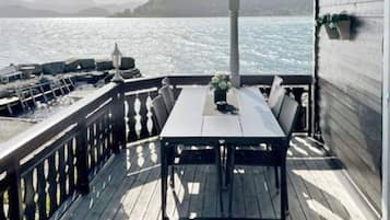 House | Outdoor dining