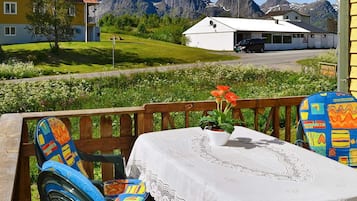 Apartment | Outdoor dining