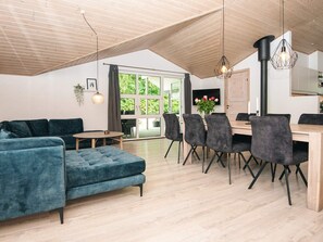 House | Dining - Luxury Retreat With Pool - By Traum Ferienwohnungen (Horsens)