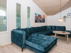 House | Living area - Luxury Retreat With Pool - By Traum Ferienwohnungen (Horsens)