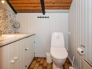 Bathroom - Exotic Holiday Home in Jutland With Garden (Toftlund)