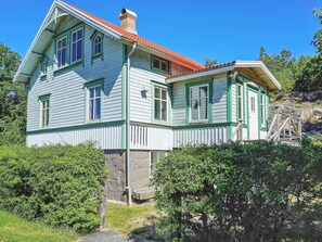 House | Exterior - 5 Person Holiday Home in Kungshamn (Kungshamn)