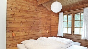 3 bedrooms, cots/infant beds - Serene Holiday Home in Jerup With Terrace (Jerup)
