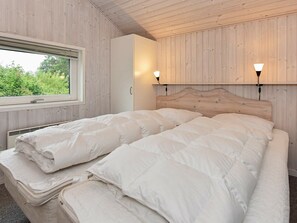 3 Schlafzimmer, Babybetten