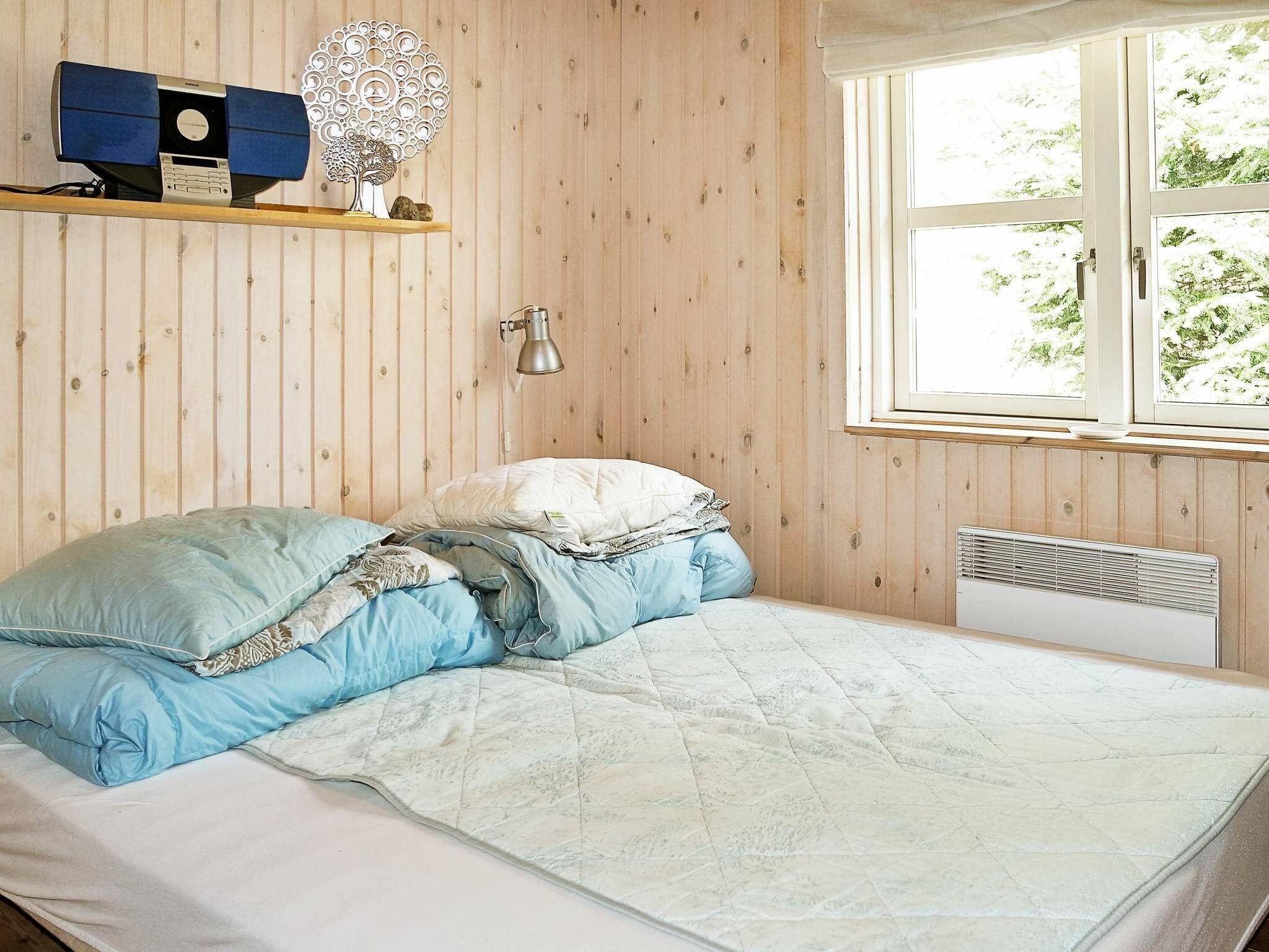 3 bedrooms, cots/infant beds