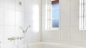 House | Spa treatment - 6 Person Holiday Home in Blavand (Blavand)