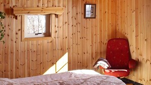 3 bedrooms, individually furnished - 6 Person Holiday Home in Hamnvik (Ibestad)